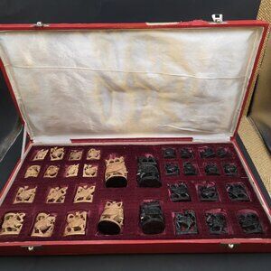 Chess Set Sandalwood Ebony Carved Wood Handmade Indian Mythology Sculpture VTG‎